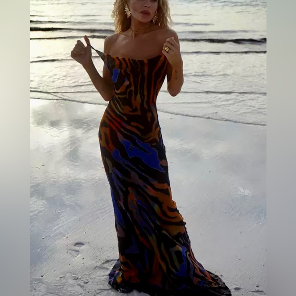 A Summer Romance Sexy Backless Tiger Maxi Dress - Picture 8 of 15